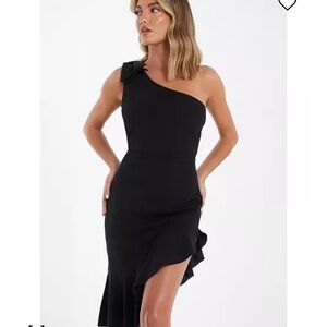 Elegant Black One-Shoulder Dress